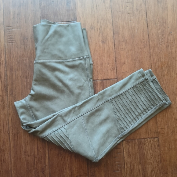 7 FOR ALL MANKIND capri legging size M coffee color Pleated Knit High Waist Moto - Picture 2 of 16